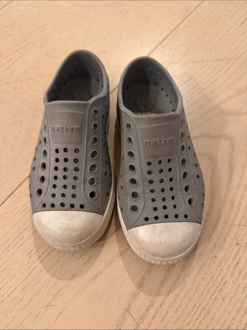 Native Kids Water Shoe in Grey with White Toe